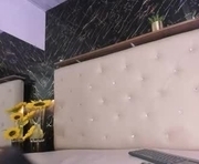 sara_lane__ is a 19 year old female webcam sex model.