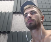 hey_arnold is a 23 year old male webcam sex model.