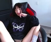 samantx is a 22 year old female webcam sex model.