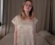 willagapp is a 18 year old female webcam sex model.