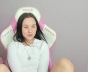 lindaa_rose is a 18 year old female webcam sex model.