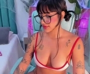 susieglass is a  year old female webcam sex model.