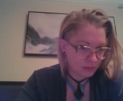 dixie_comanche is a  year old female webcam sex model.