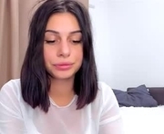 carry_magic_ is a 20 year old female webcam sex model.