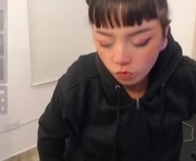 aila_tay is a 19 year old female webcam sex model.