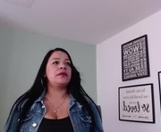 samara_novoa is a 35 year old female webcam sex model.