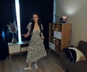 mysthush is a 18 year old female webcam sex model.