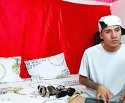 alejo_y_natalia is a 18 year old couple webcam sex model.