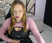 tiffany_smith_a is a 40 year old female webcam sex model.