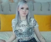 aquanighty is a 18 year old female webcam sex model.