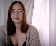 skikow is a 19 year old female webcam sex model.