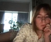 viv983161 is a  year old female webcam sex model.