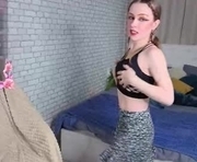 bonbonrosee is a 19 year old female webcam sex model.