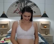 yareth_x is a 29 year old female webcam sex model.