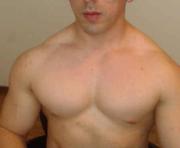 masked_bodybuilder is a 33 year old male webcam sex model.