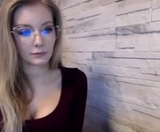 juicy_olivia is a 31 year old female webcam sex model.