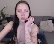 serena_santos is a 19 year old female webcam sex model.