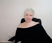oliviaoskar_ is a 35 year old female webcam sex model.