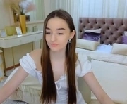 softwhisperrr is a 18 year old female webcam sex model.