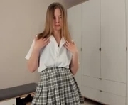 arletteclemon is a 18 year old female webcam sex model.