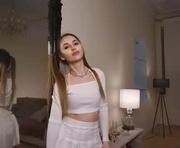 dollydoggett is a 18 year old female webcam sex model.