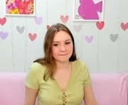 sshy_dream is a 18 year old female webcam sex model.