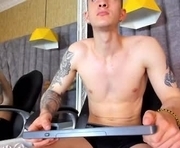 jacksonolsenn is a 19 year old male webcam sex model.