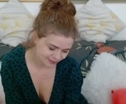 haleyreedme is a 21 year old female webcam sex model.