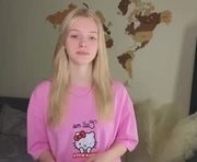 wildadearborn is a 18 year old female webcam sex model.