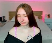 vikivixen is a 19 year old female webcam sex model.