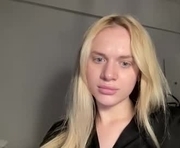 kwhuk is a  year old female webcam sex model.