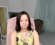 creamy_chris is a  year old female webcam sex model.