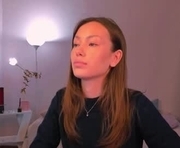 rememberglonass is a 18 year old female webcam sex model.