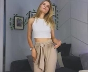 savageleya is a 18 year old female webcam sex model.