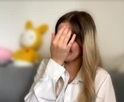 daleskafidas is a 18 year old female webcam sex model.