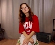 jackelinehizer is a 18 year old female webcam sex model.