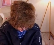 crisp1n is a 18 year old male webcam sex model.