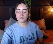 christine_julianne is a 19 year old female webcam sex model.