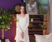 gregoryturnbo is a 18 year old female webcam sex model.