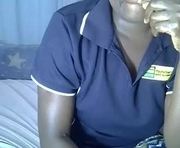 fineassrae is a  year old female webcam sex model.