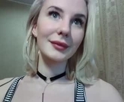 caramel_pie_ is a 20 year old female webcam sex model.