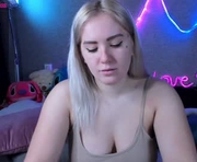 yummylana is a 20 year old female webcam sex model.