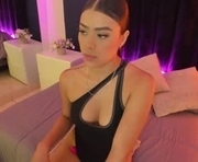amberr_rousse is a 19 year old female webcam sex model.