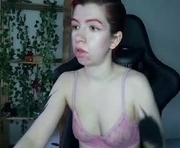 cruellagoth is a 19 year old female webcam sex model.