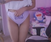 leonela_sam is a 18 year old female webcam sex model.