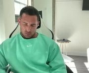 brettmycles is a  year old male webcam sex model.