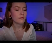 ynnenbrynn is a  year old female webcam sex model.
