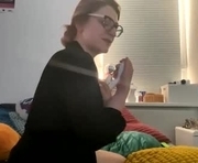 annahaunter is a 21 year old female webcam sex model.