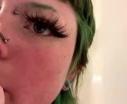 ravyn_xoxo is a 23 year old female webcam sex model.