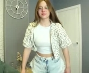 taitedowey is a 18 year old female webcam sex model.